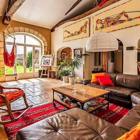 Holiday home Gorgeous In Villamblard